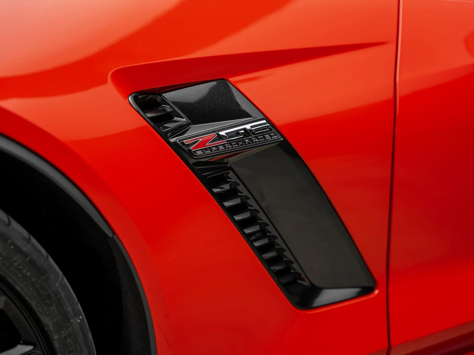 Used 2019 Red Chevrolet Z06 image 26