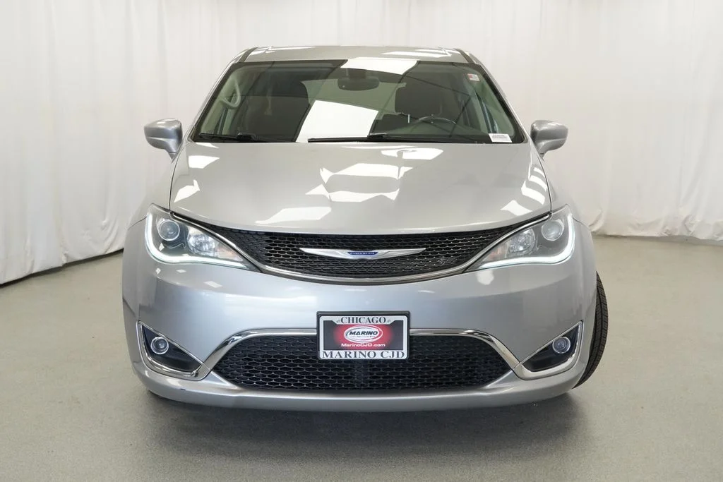 Used 2019 Silver Chrysler Touring Plus image 11