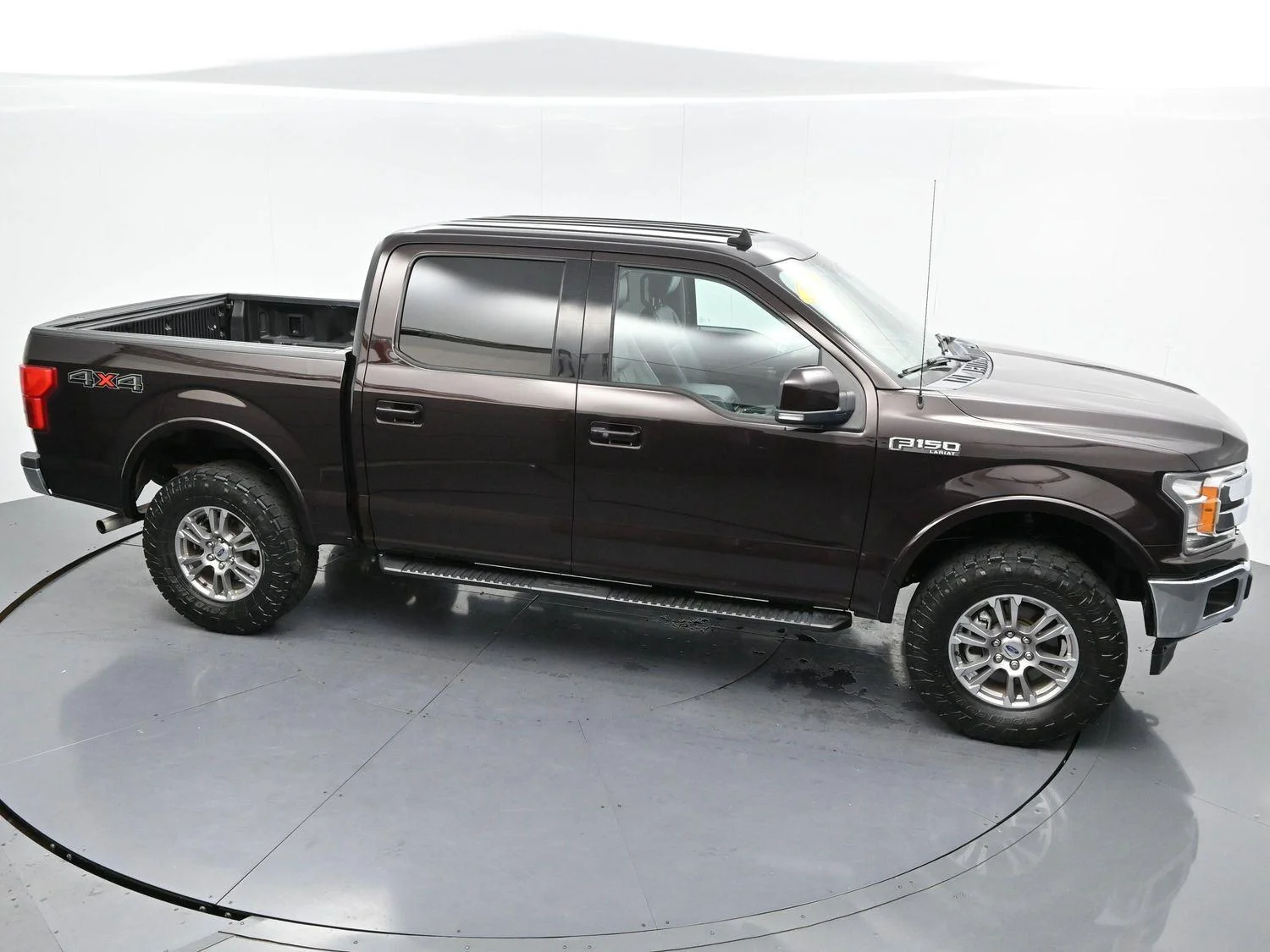 Used 2020 Magma Red Ford LARIAT image 42
