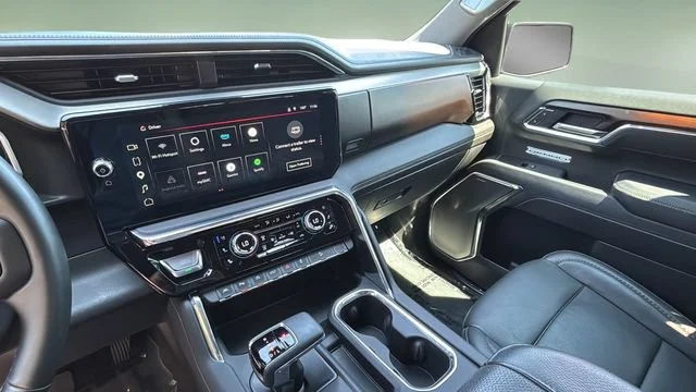 Used 2025 Sterling Metallic GMC Denali image 25