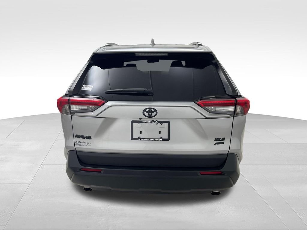 Used 2023 Silver Toyota XLE image 4