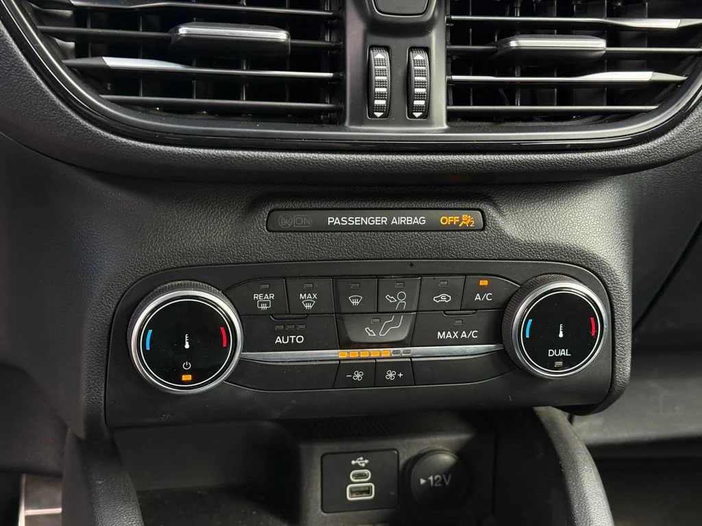Used 2024 Gray Ford ST-Line image 28
