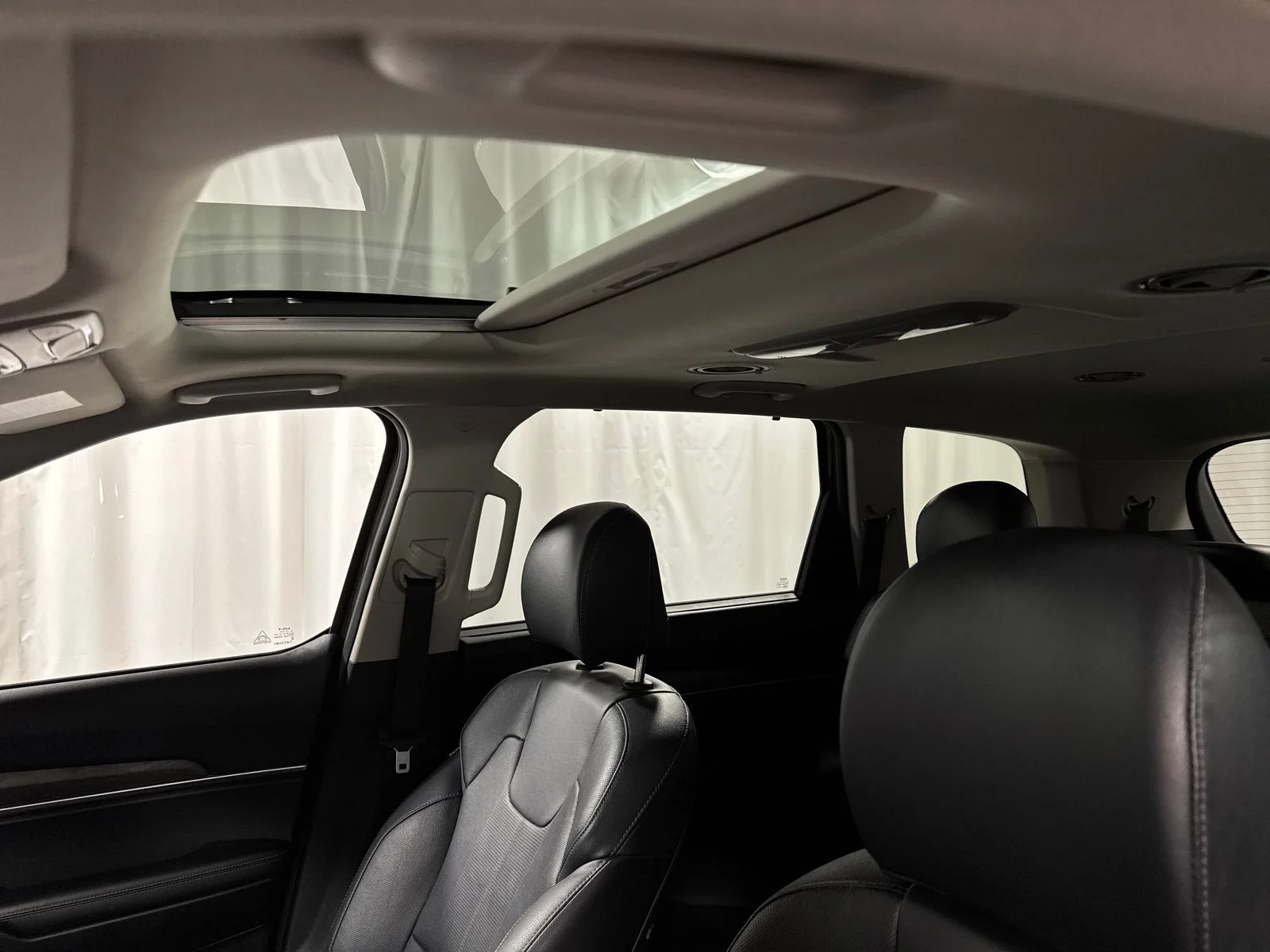 Used 2022 Green Kia EX image 21