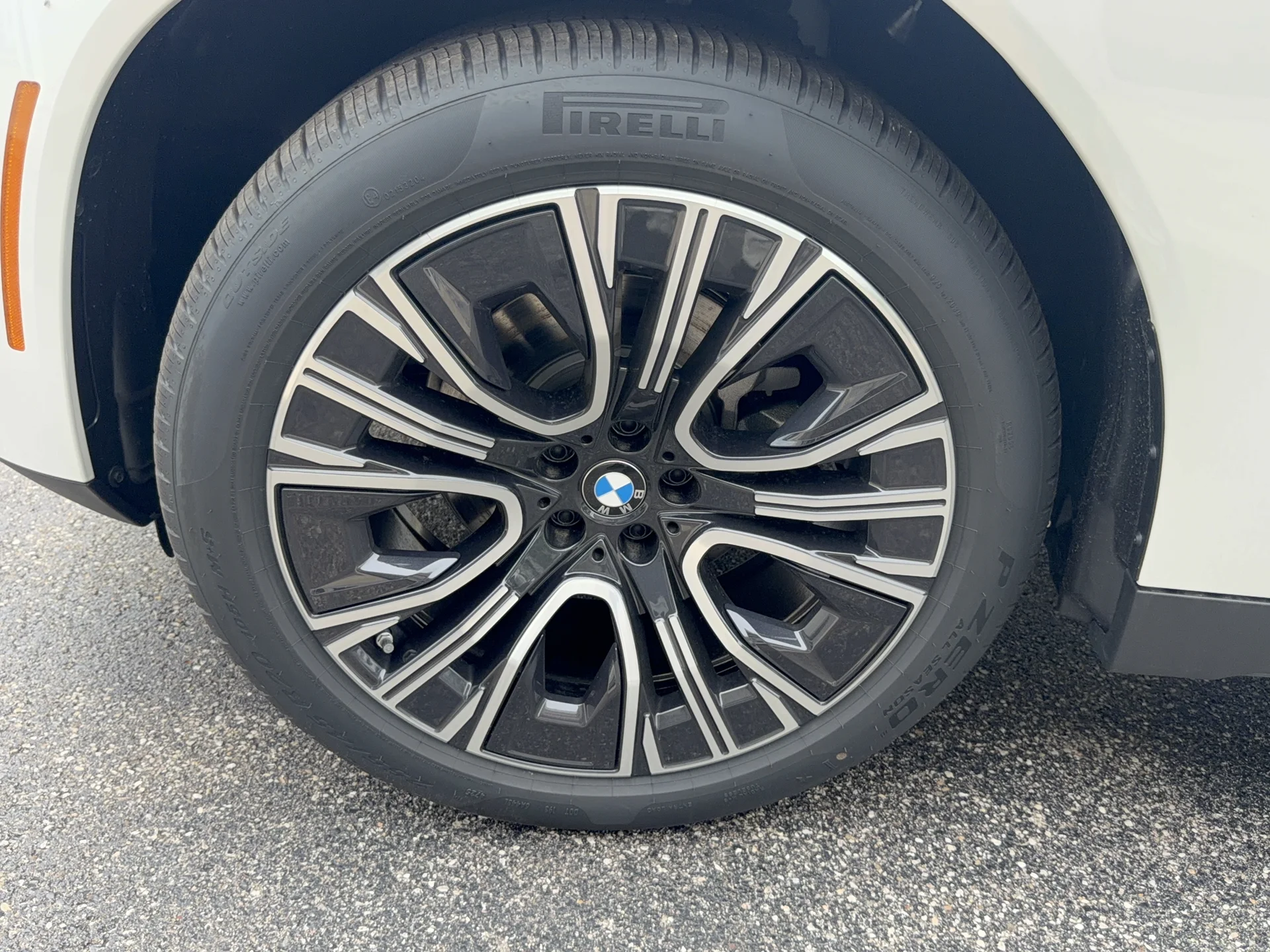 New 2026 Mineral White Metallic BMW 30 xDrive image 29