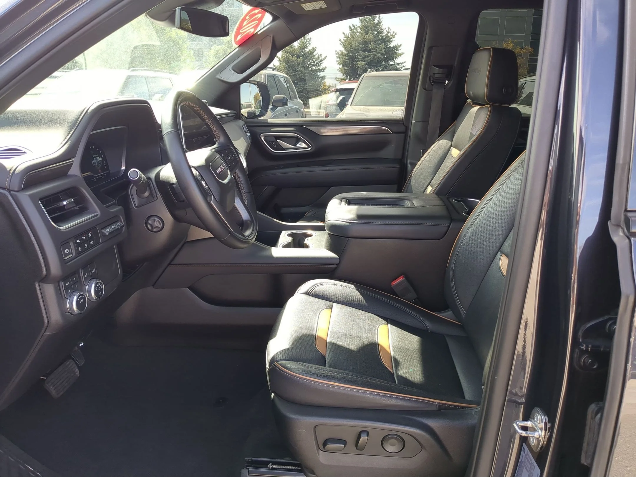 Used 2023 Onyx Black GMC AT4 image 25