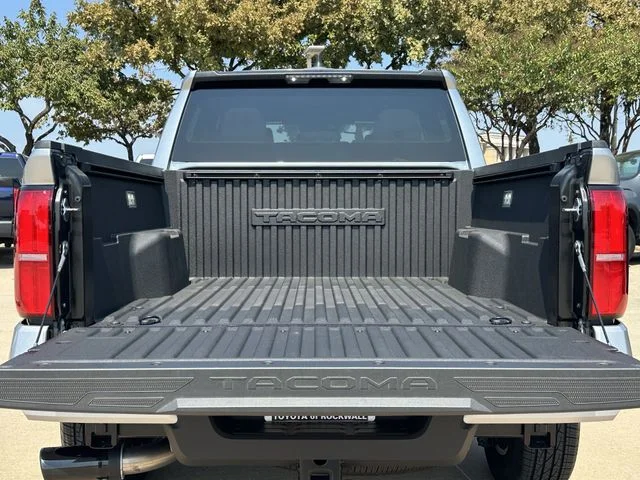2025 Toyota Tacoma SR5 - Photo 28