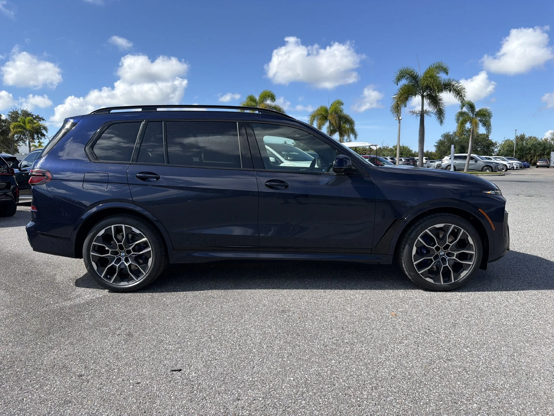 New 2027 Tanzanite Blue II Metallic BMW xDrive40i image 3