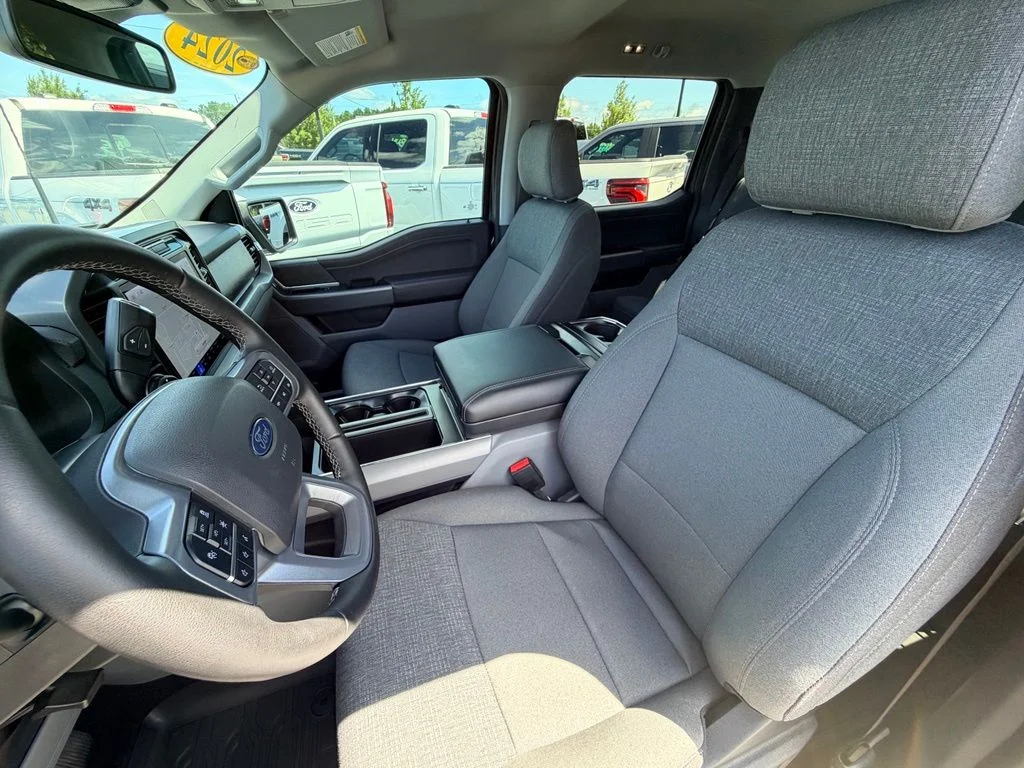 Used 2024 Gray Ford XLT image 26