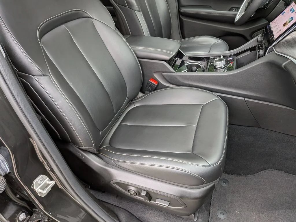 Used 2023 Brown Jeep Limited image 29