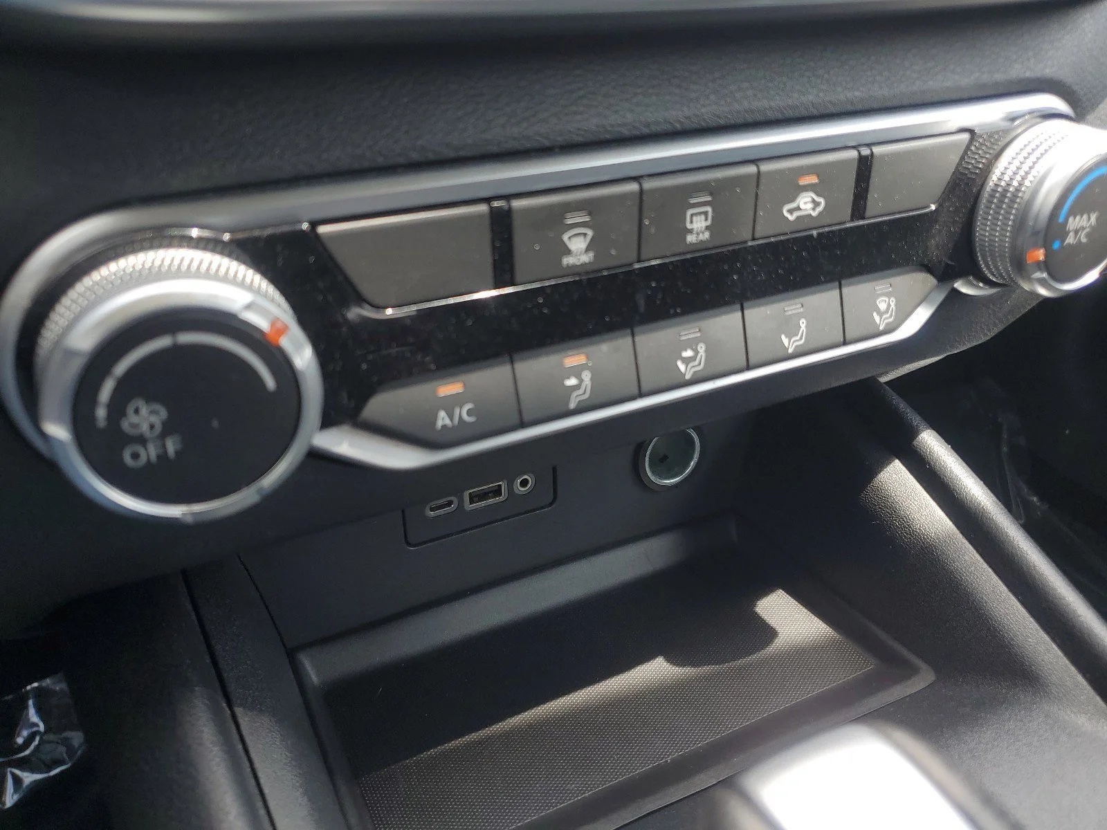 Used 2019 Gun Metallic Nissan 2.5 S image 19