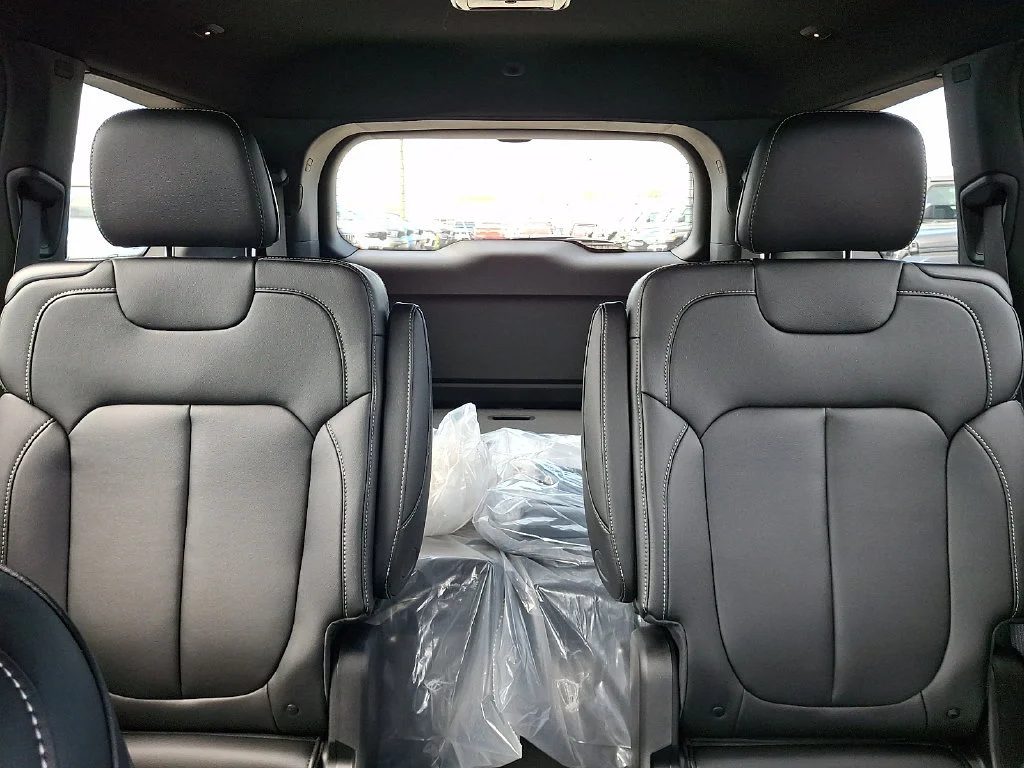 New 2026 Steel Blue Exterior Paint Jeep Limited image 14