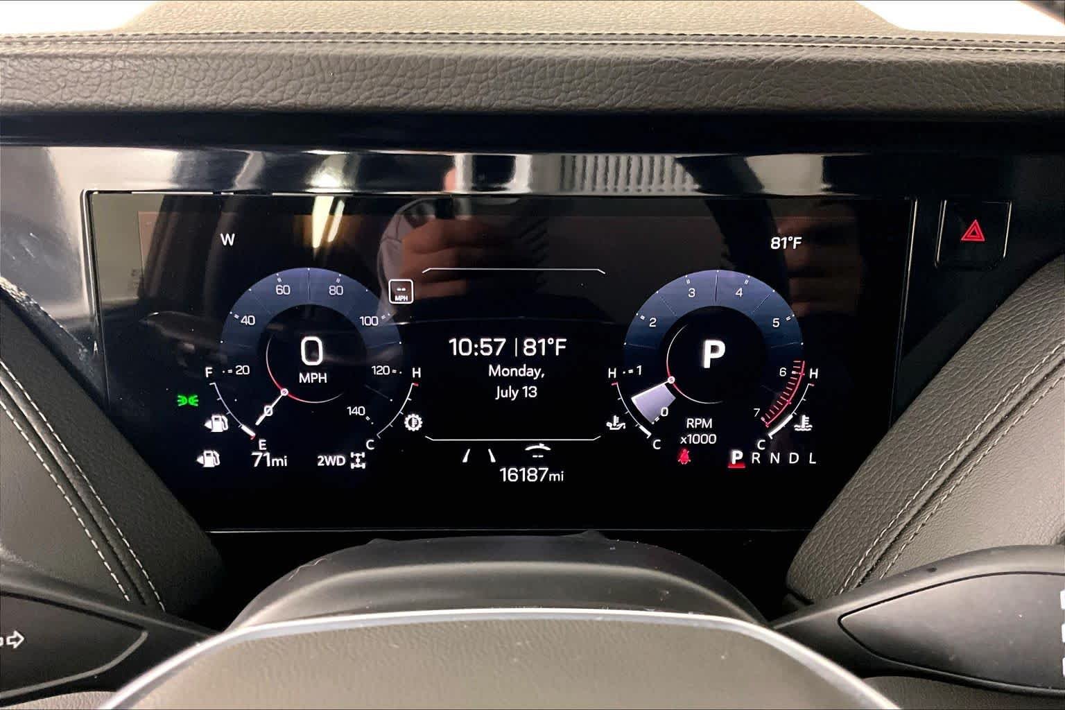 Used 2025 White Frost Tricoat GMC Denali image 25