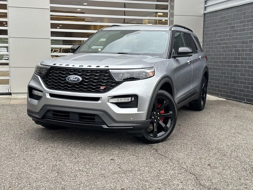 2022 Ford Explorer ST 4WD's photo