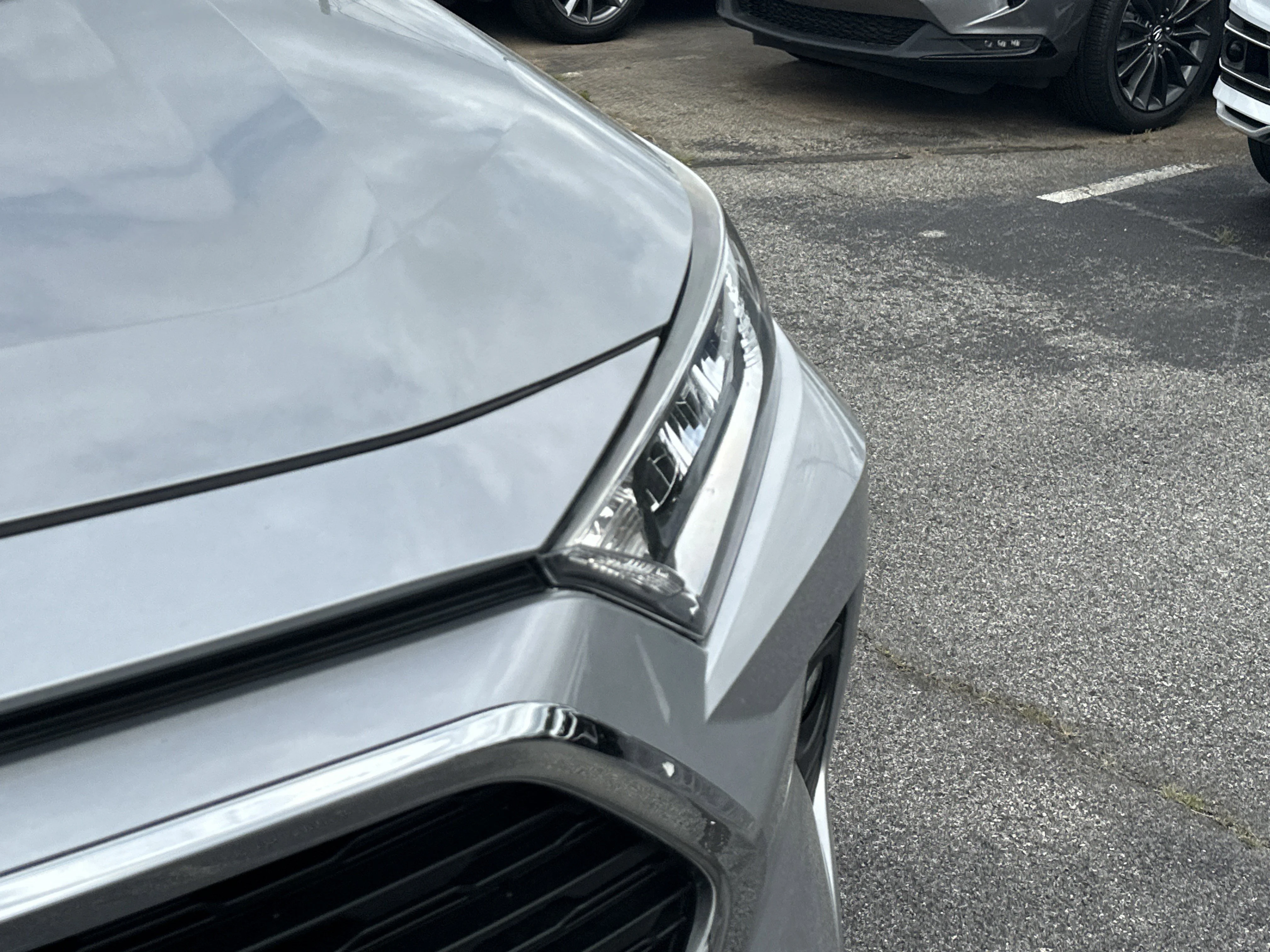 Used 2020 Silver Sky Metallic Toyota XLE image 13