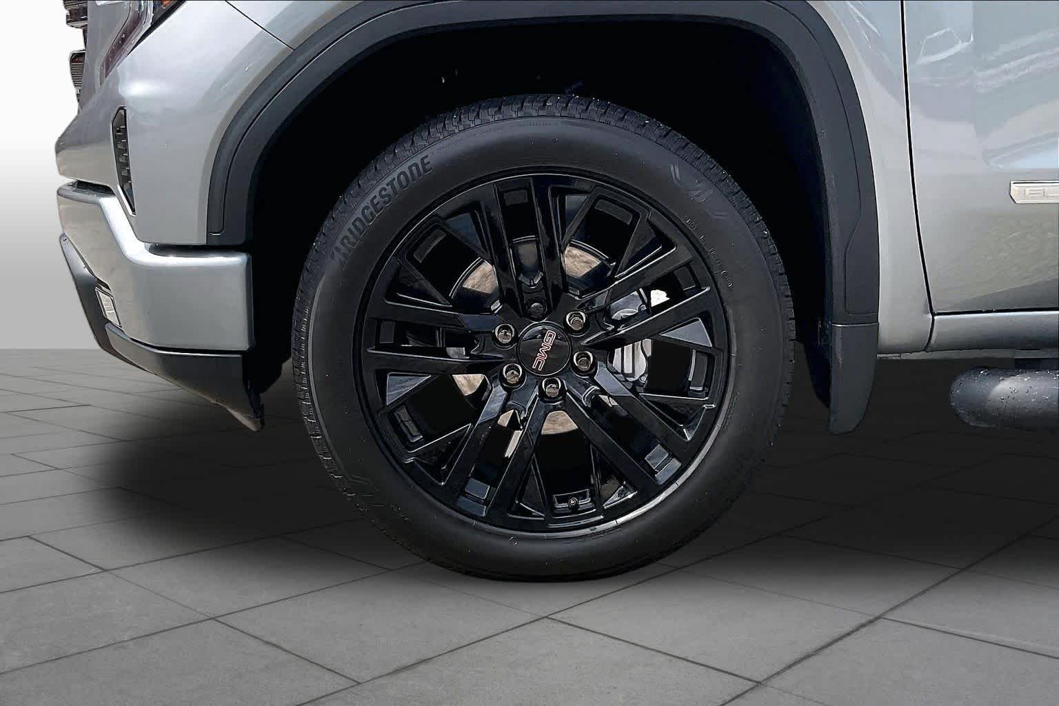 Used 2026 Sterling Metallic GMC Elevation image 10