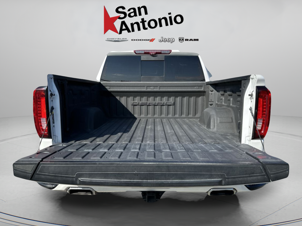 Used 2023 White GMC Denali image 33