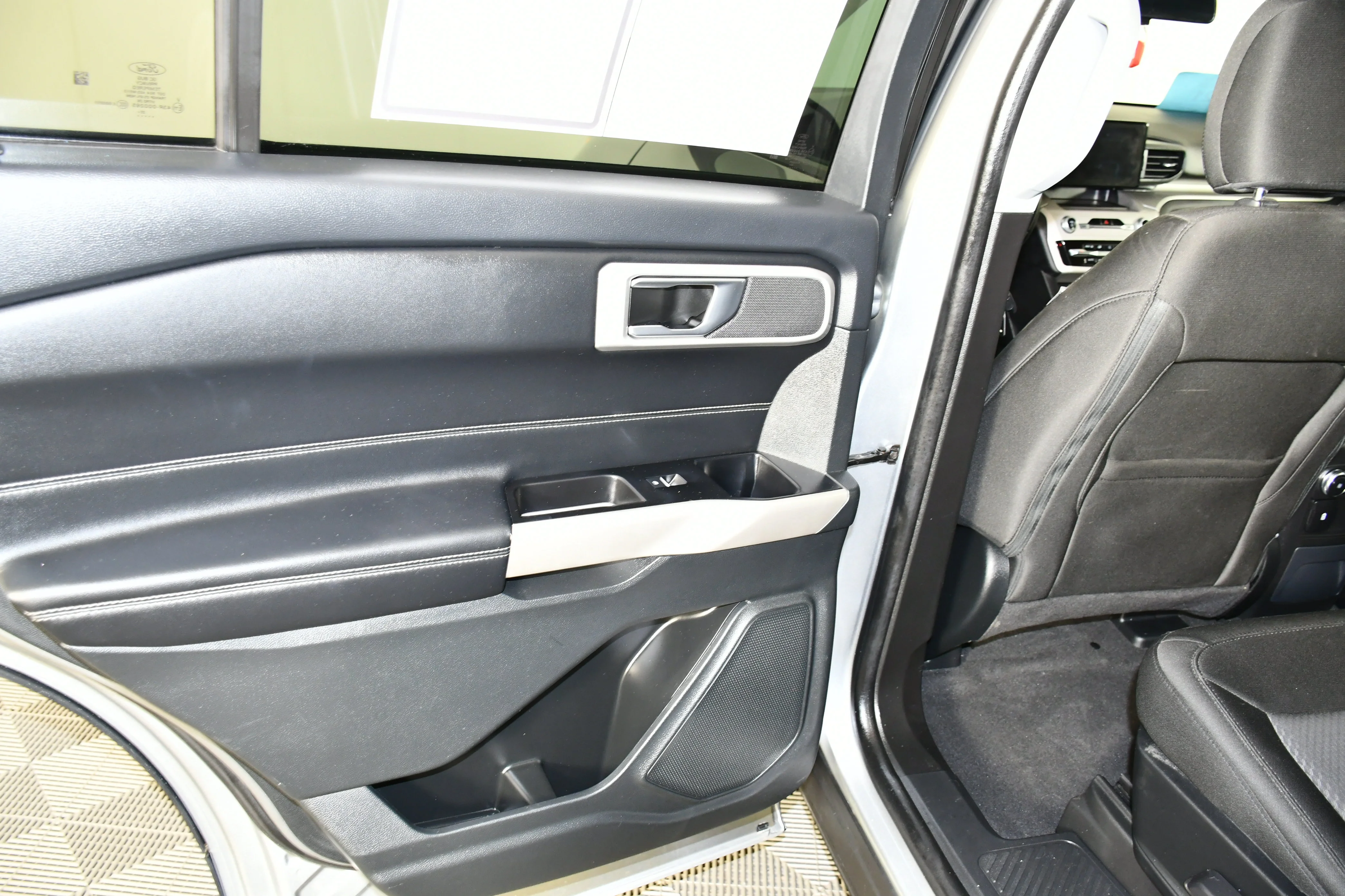 Used 2023 Silver Metallic Ford XLT image 45