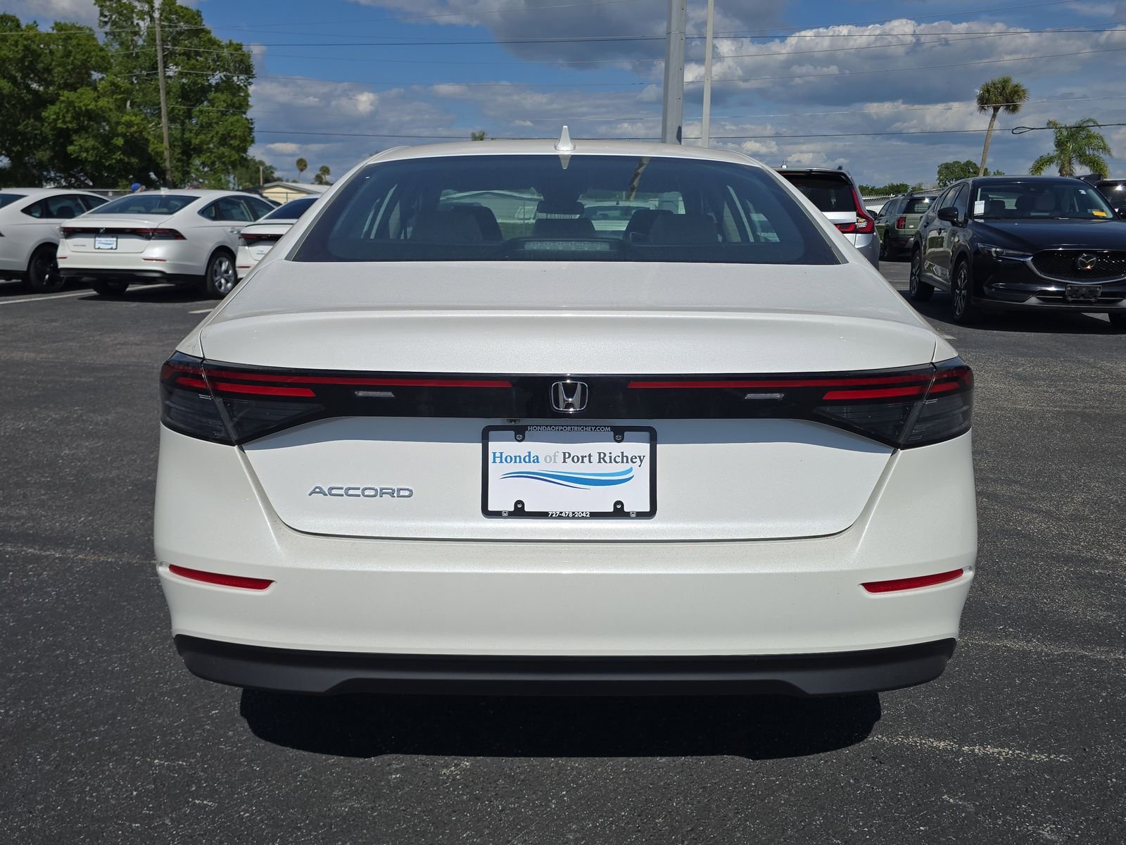 New 2026 Platinum White Pearl Honda LX image 5