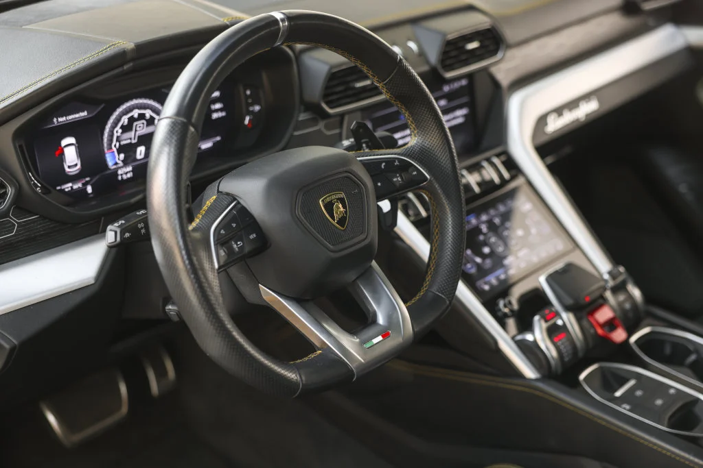 Used 2019 Yellow Lamborghini Base image 24