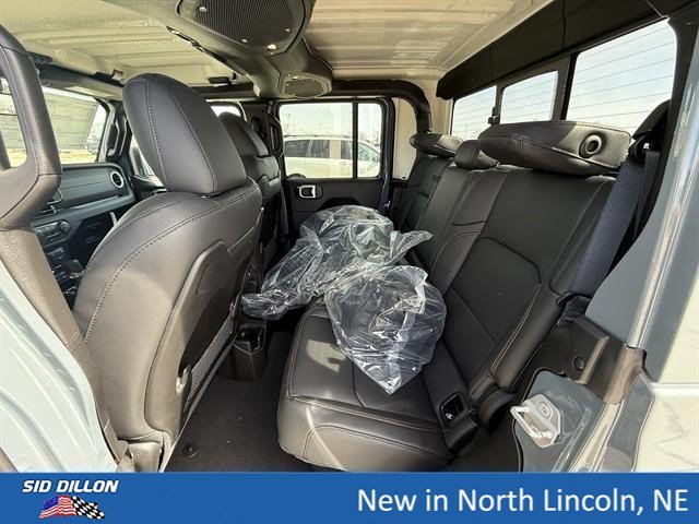 New 2026 Anvil Clear-Coat Exterior Paint Jeep Sahara image 16