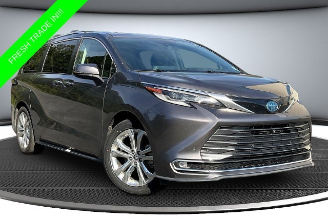Used 2022 Gray Toyota Platinum image 3