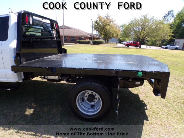 New 2026 Oxford White Ford F-350® XL image 17