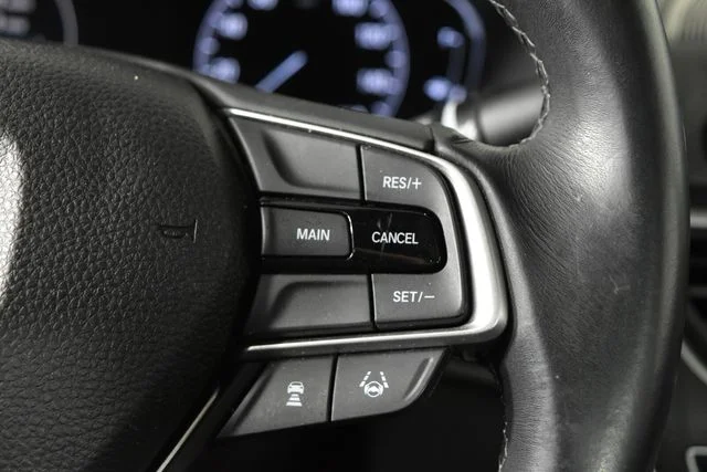 Used 2018  Honda EX-L image 16