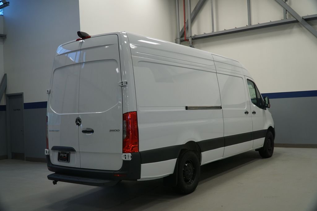 New 2026 Arctic White Mercedes-Benz Cargo 170 WB image 6