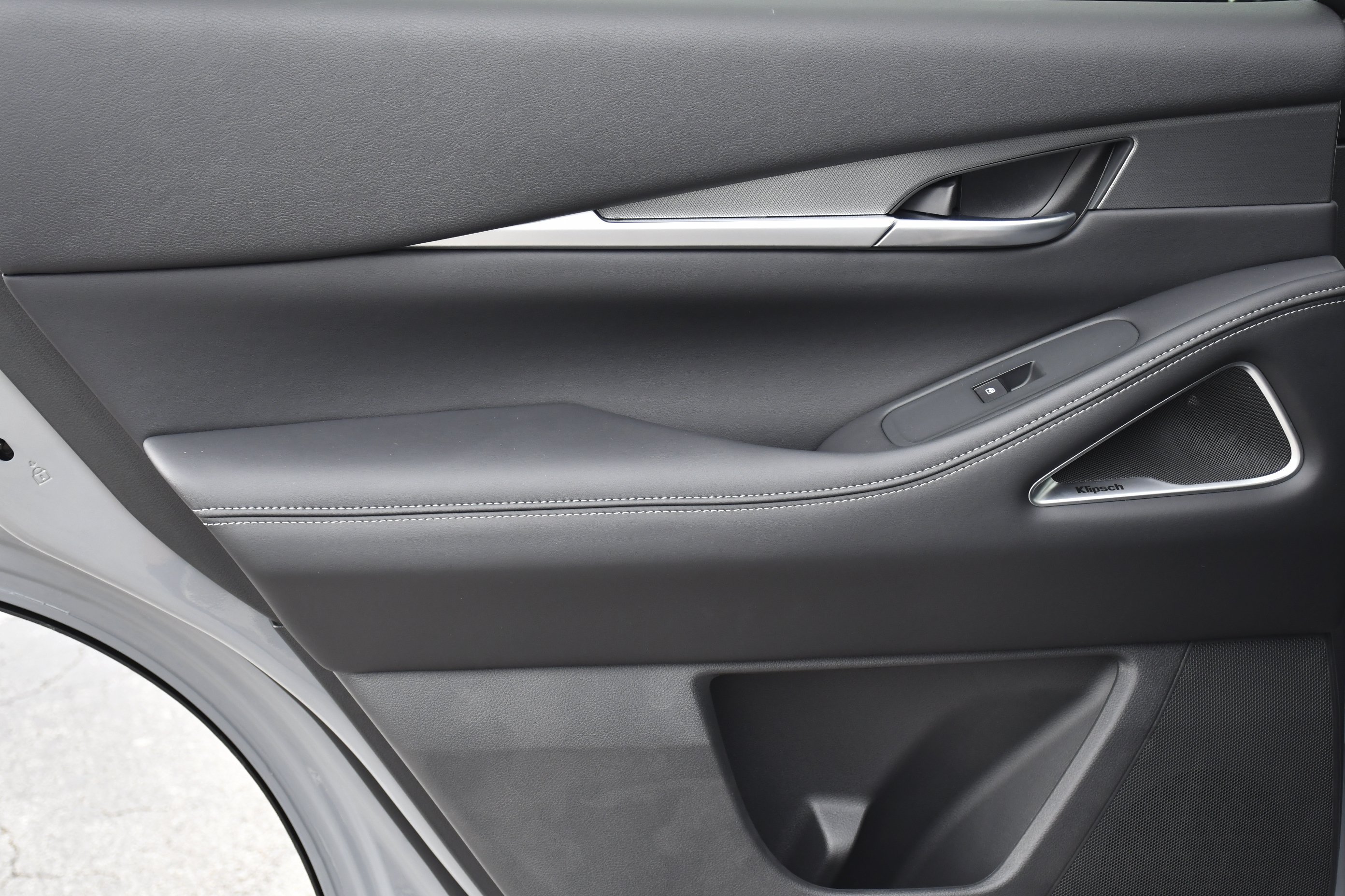 New 2027 HARBOR GRAY INFINITI Luxe FWD image 30
