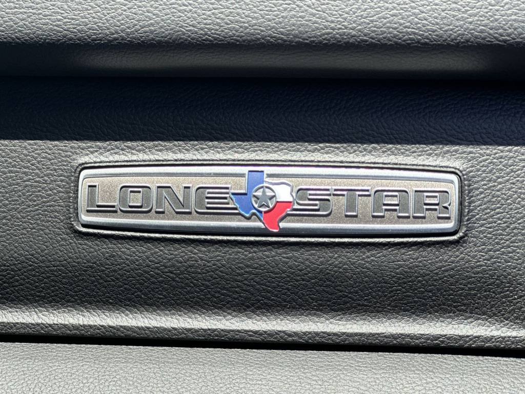 New 2026 Bright White Clear-Coat Exterior Paint RAM Big Horn/Lone Star image 34
