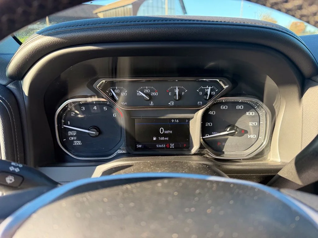 Used 2021 SUMMIT WHITE GMC Elevation image 27