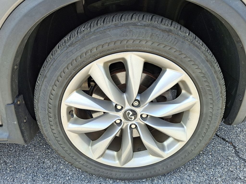 Used 2019 Gray INFINITI ESSENTIAL image 8