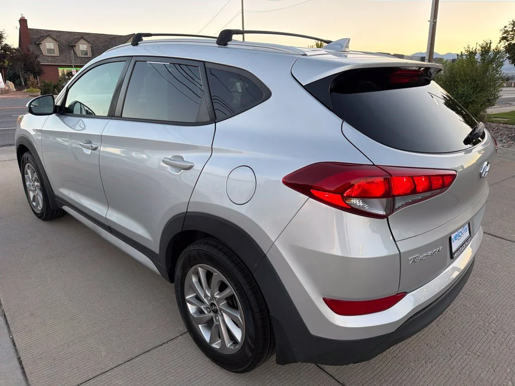 Used 2018 Silver Hyundai SEL image 5