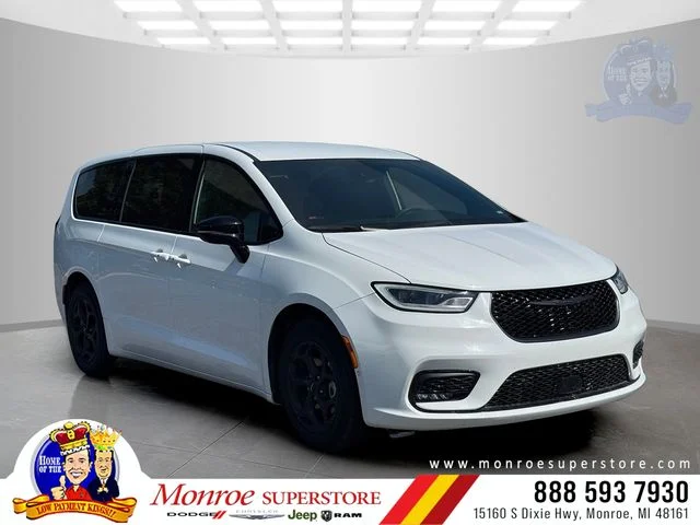 2024 Chrysler Pacifica PHEV Select