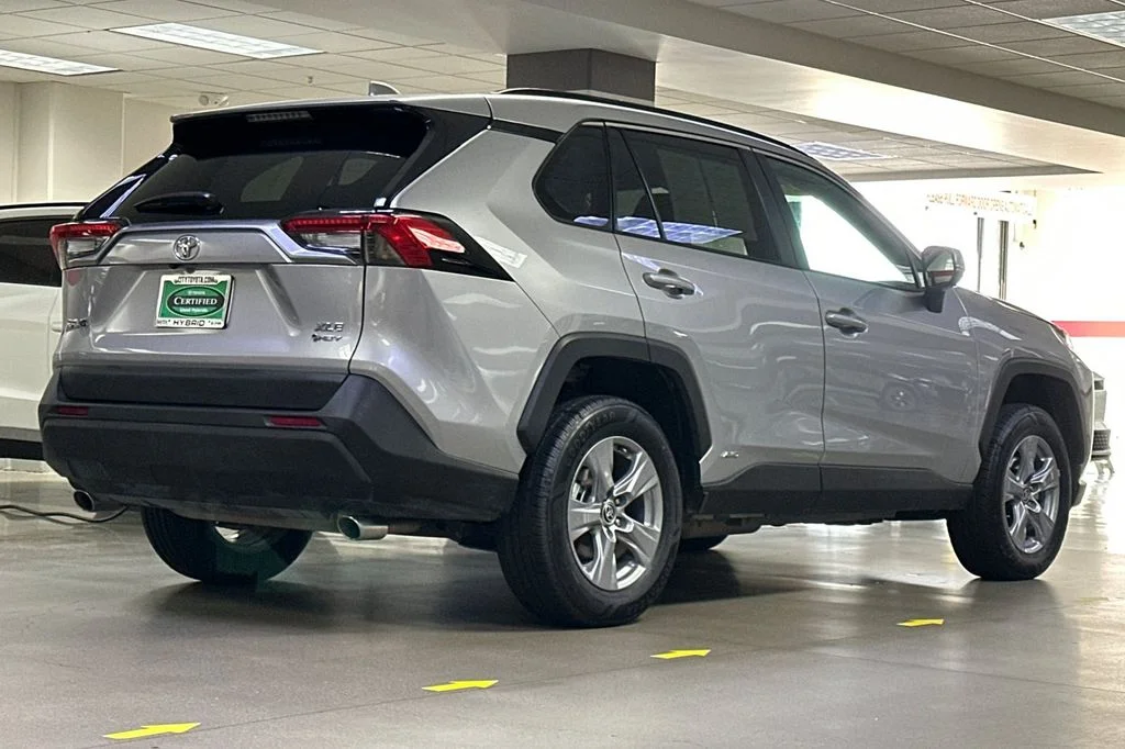 Certified Used 2025 Silver Toyota XLE image 4