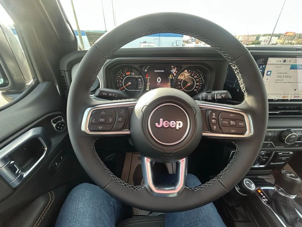 2026 Jeep Wrangler 4-Door Sahara - Photo 18