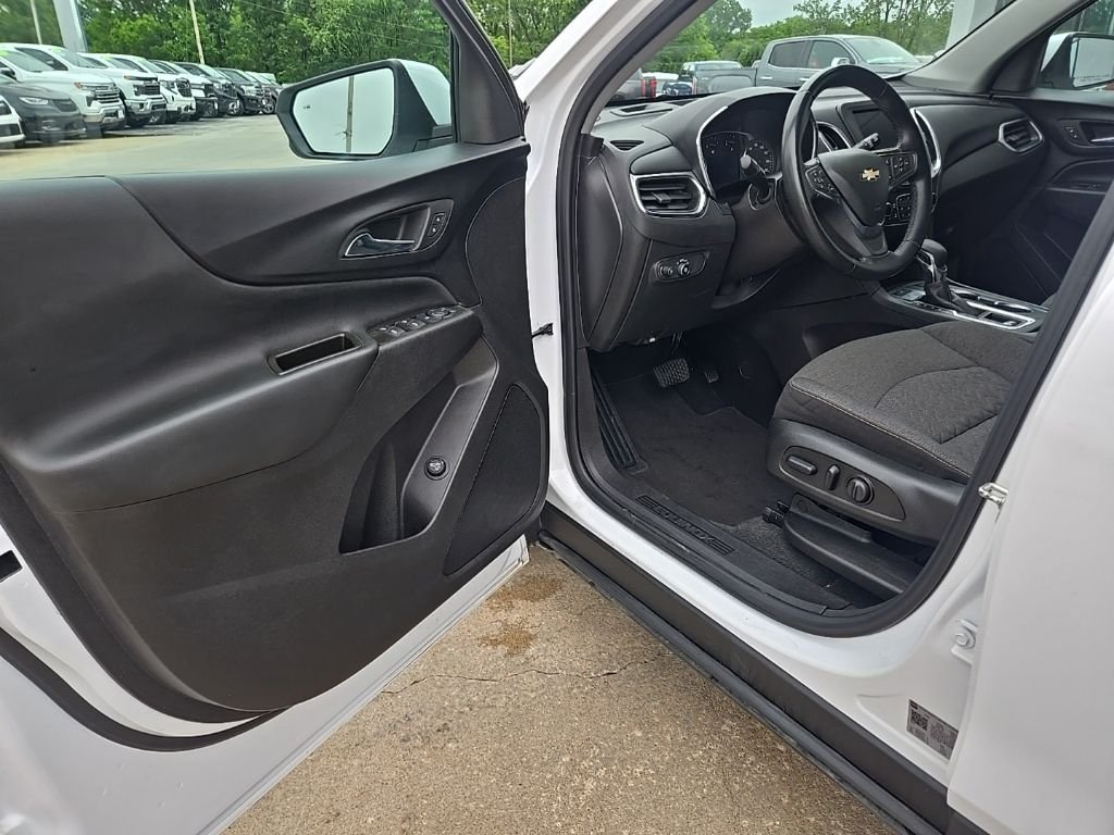 Used 2024 White Chevrolet LT image 30