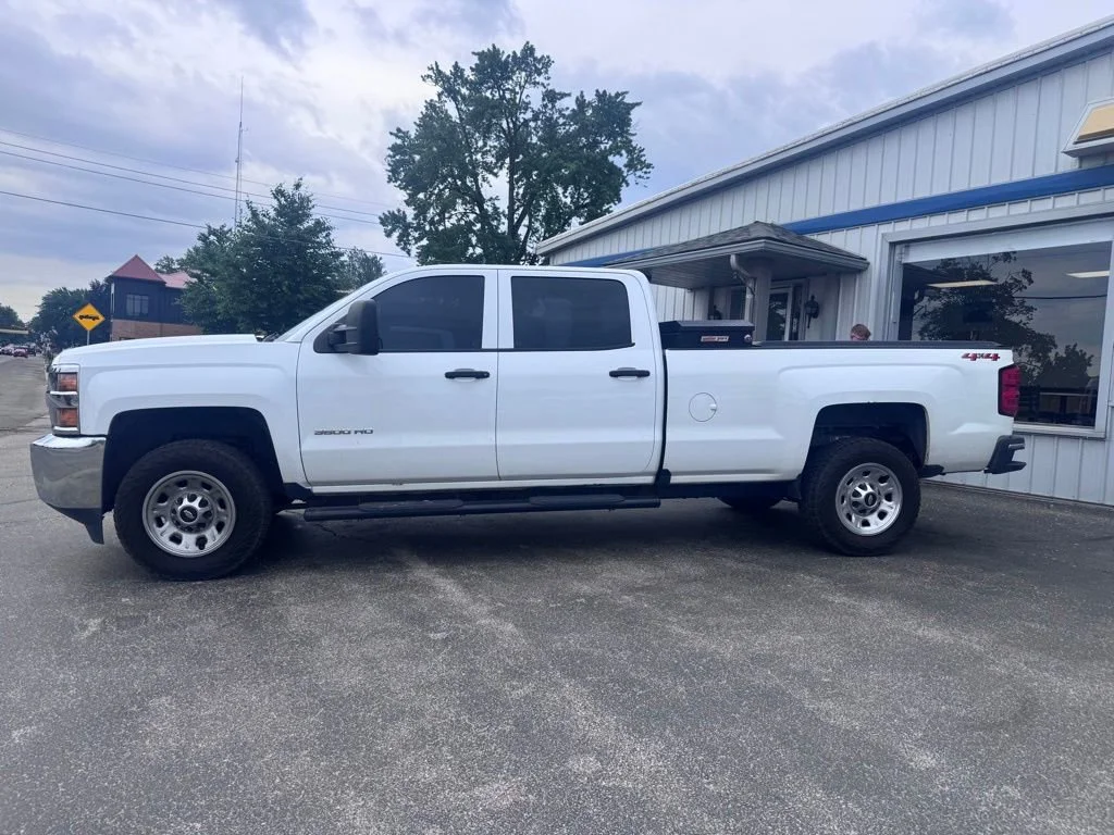 Used 2018 SUMMIT WHITE Chevrolet Work Truck image 4