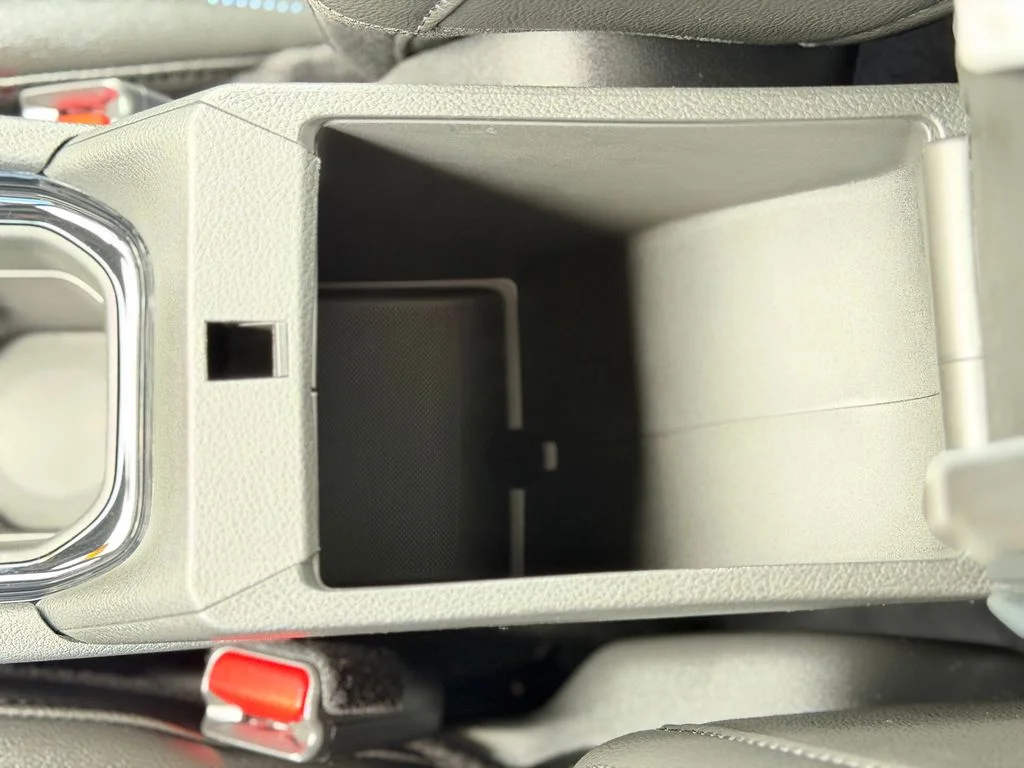 Used 2025 Silver Jeep Limited image 23