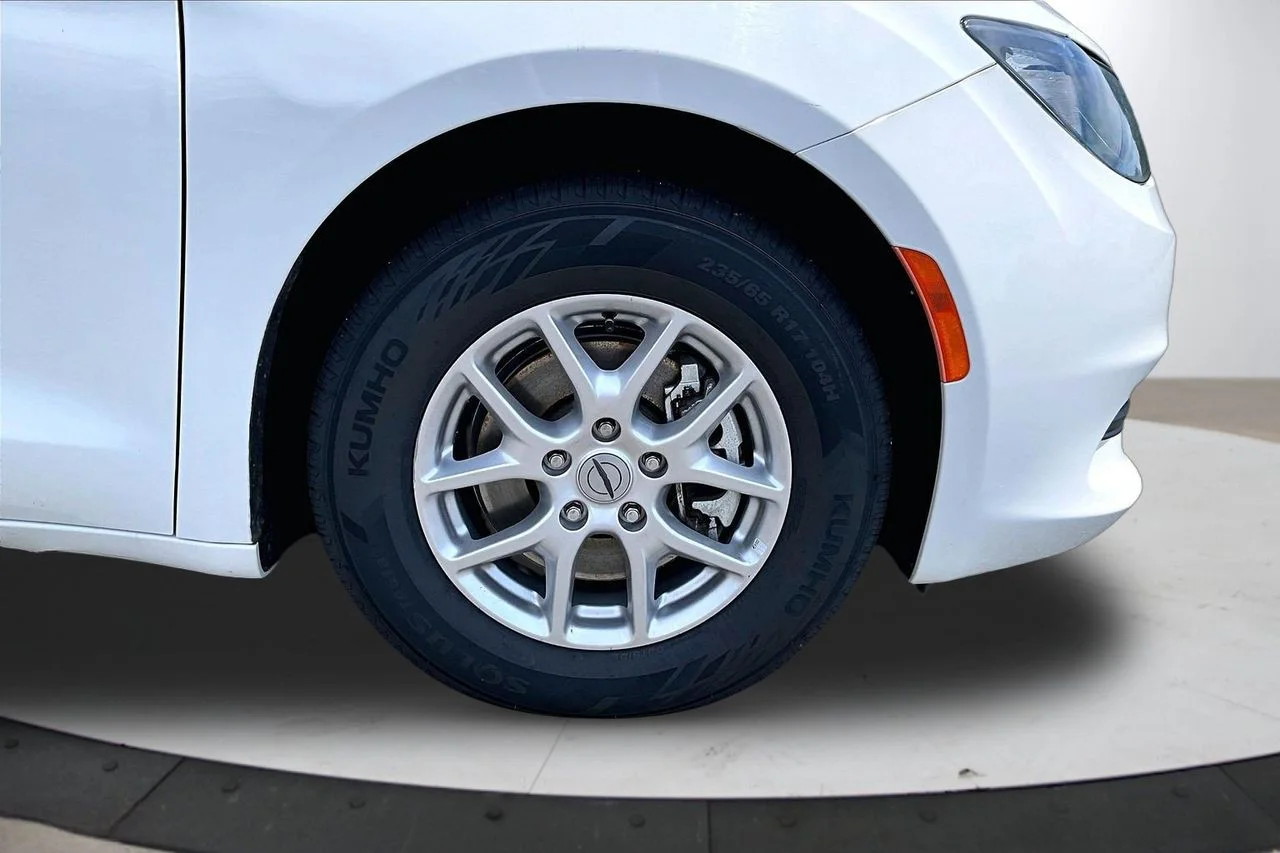 Certified Used 2023 White Chrysler LX image 32