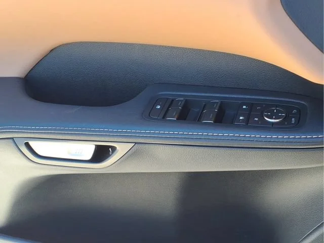 Used 2025 Green Lexus RX 350h image 17