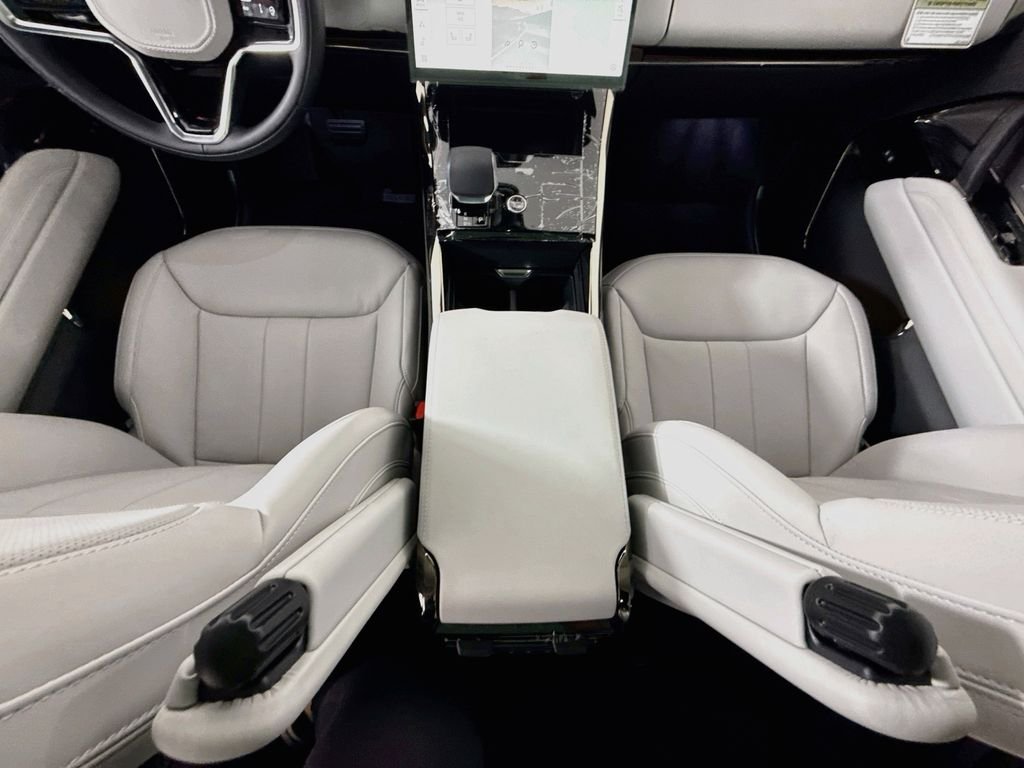 New 2026 Santorini Black Land Rover SE image 17