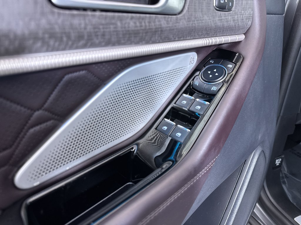 Used 2025 Carbonized Gray Metallic Ford Platinum image 30