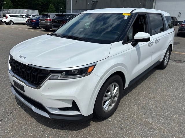 Certified Used 2024 Snow White Pearl Kia LX image 3