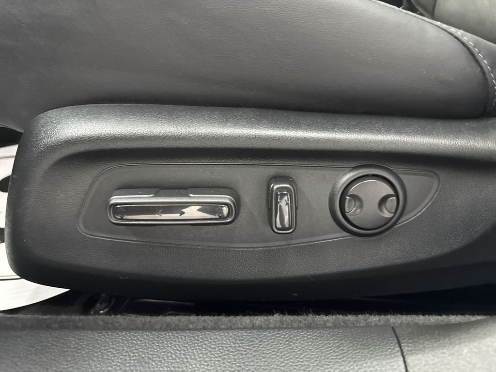 Used 2025 Still Night Pearl Honda HYBRID SPORT-L image 13