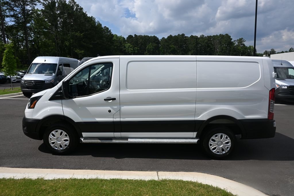 Used 2025 White Ford Base image 3