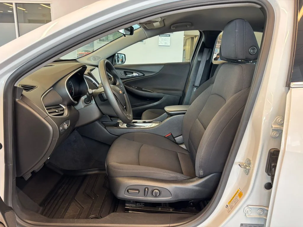 Used 2020 White Chevrolet LS image 15