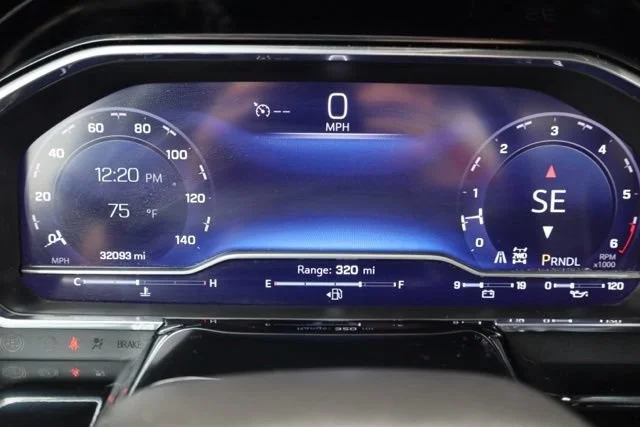 Used 2025 Summit White Chevrolet LT image 24
