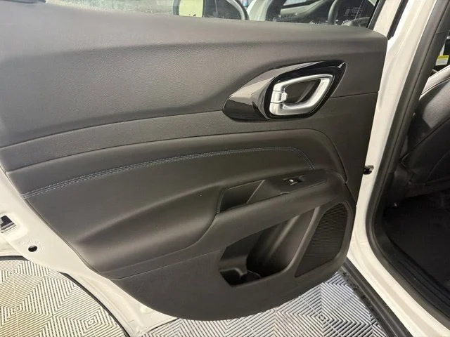 New 2026 White Jeep Latitude image 26