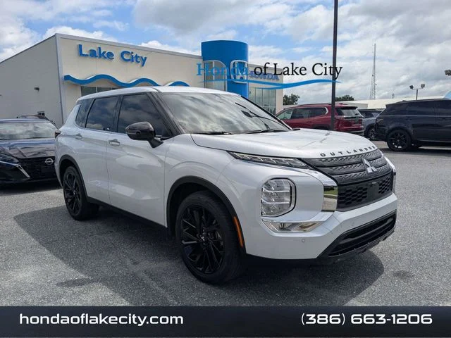 2024 Mitsubishi Outlander SE Black Edition 2WD's photo